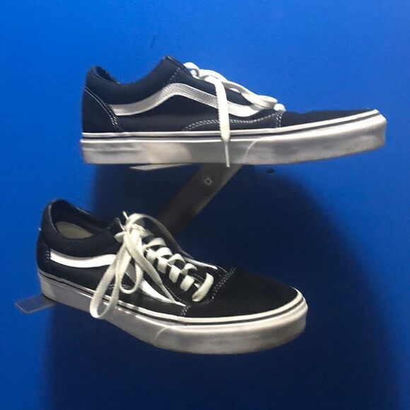 Van on the walls  - Picture 3 of 6